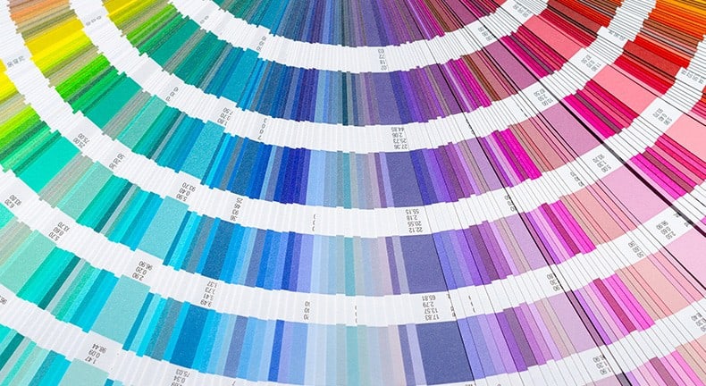 offener Pantone Farbfächer offener Pantone Farbfächer